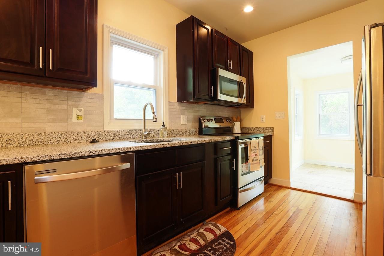 CLINTON - Residential