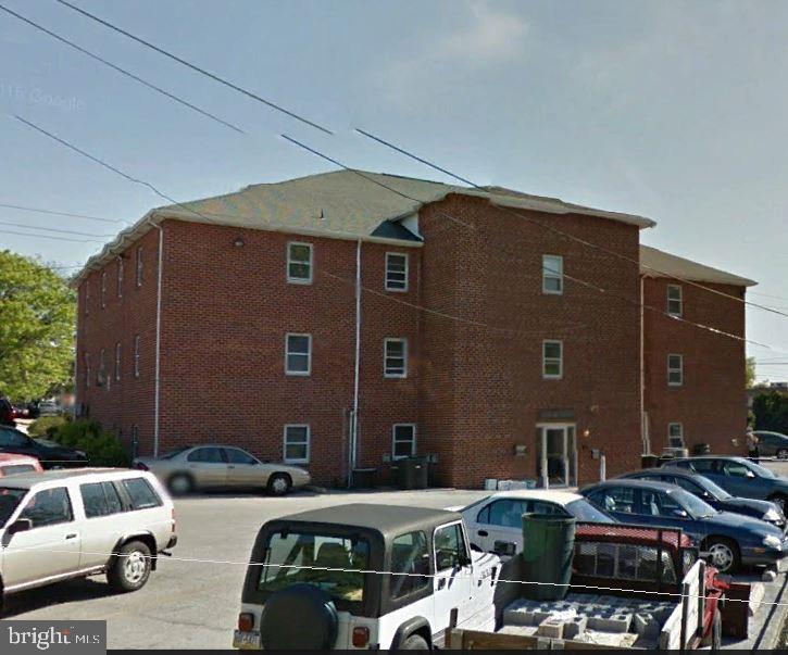 850 W CHESTER PIKE