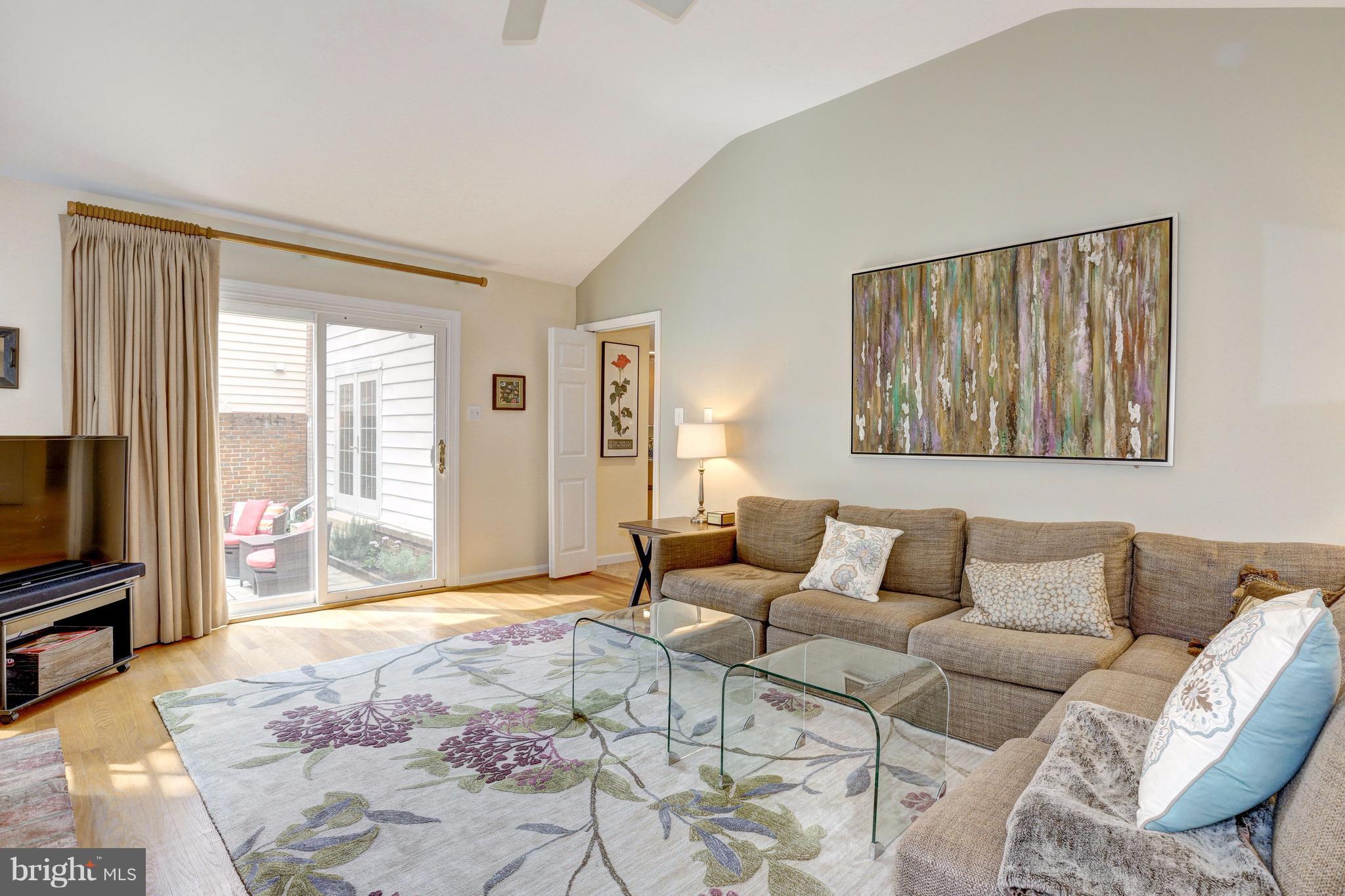 EAST GATE OF POTOMAC - Residential