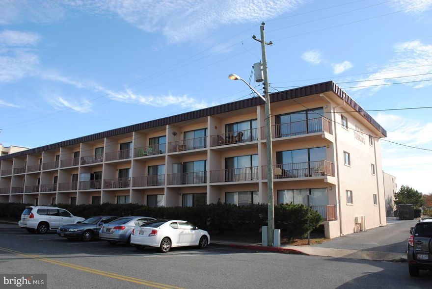 OCEANSIDE MIDTOWN LOCATION.NEW SLIDER, CUSTOM BLINDS,NEW CARPET, UPDATED APPLIANCES, AND UPDATED FULL BATH. EXTRA CLEAN BRIGHT AND CHEERY BEACH GETAWAY.WON'T LAST LONG A TRULY MUST-SEE EASY 1/2 BLOCK TO THE BEACH AND THE 67TH. STREET TOWN CENTER