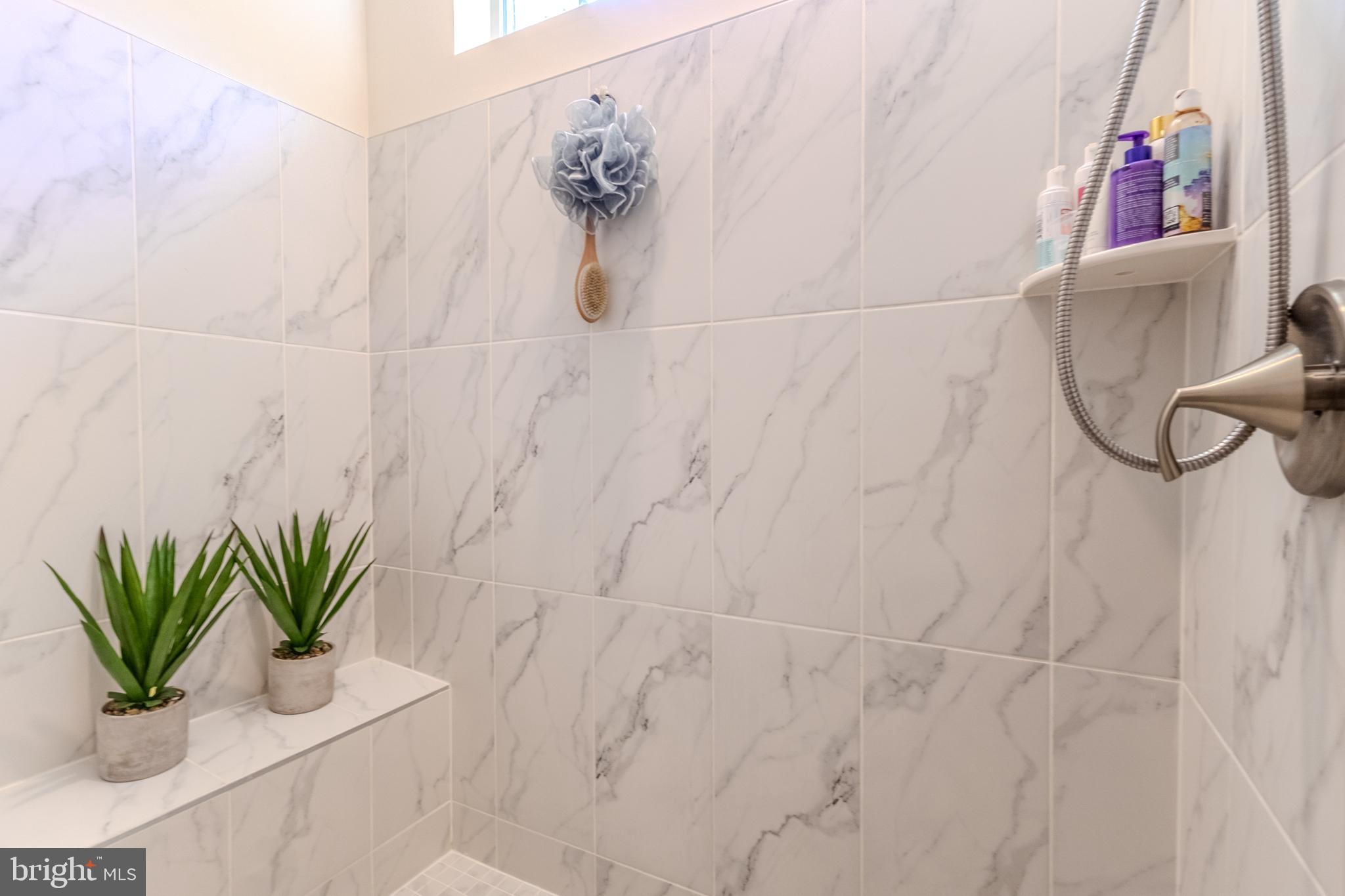 AMBER RIDGE - Residential Lease