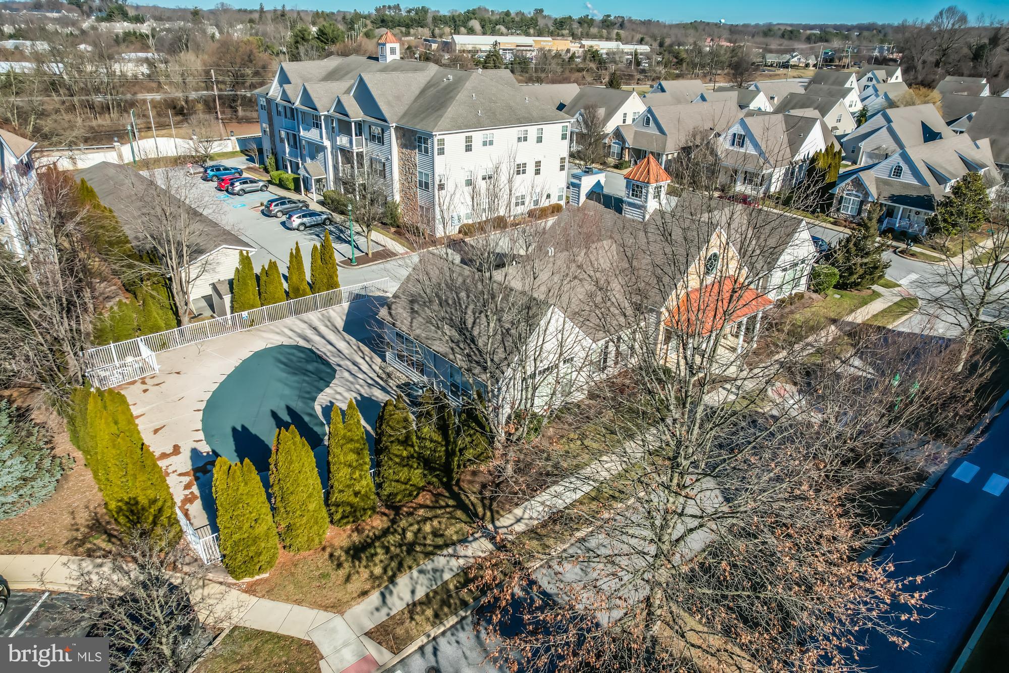 VICTORIA GARDENS - Residential