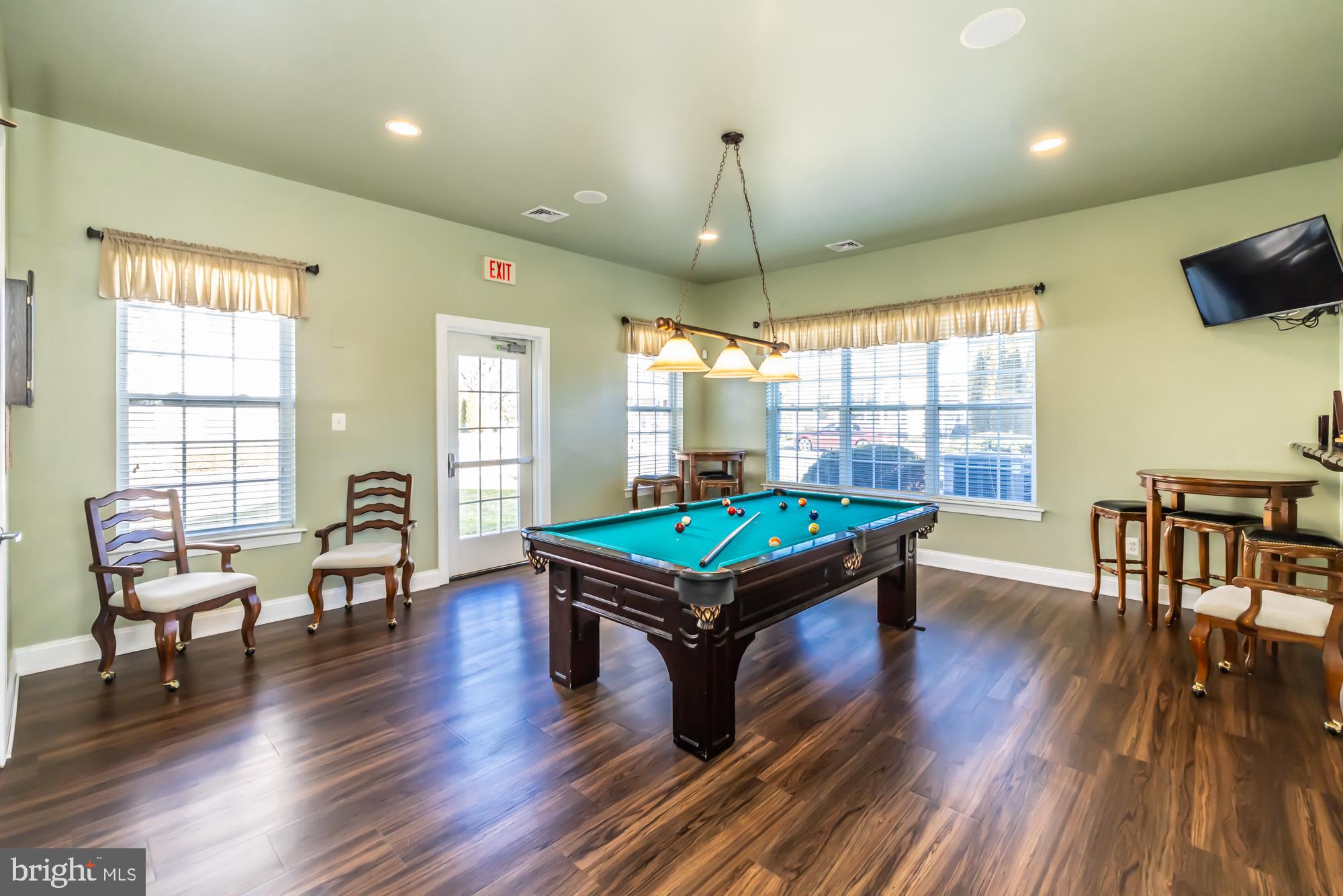 VICTORIA GARDENS - Residential