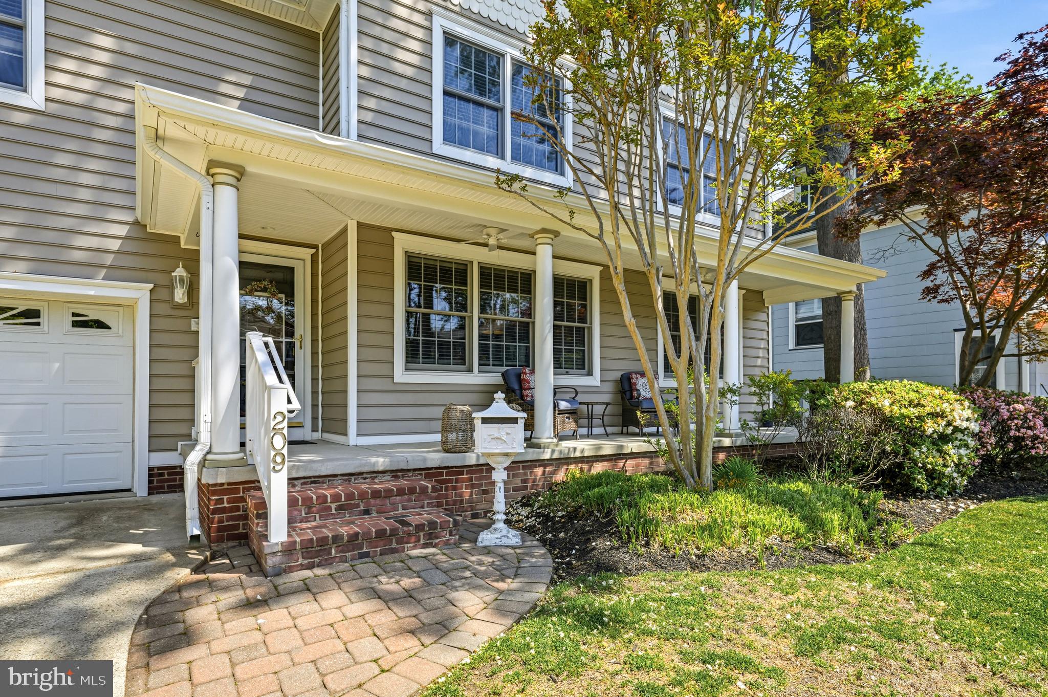 209 LINCOLN AVENUE