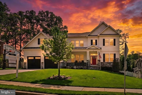 Photo of 362 Park Street NE, VIENNA, VA 22180 (MLS # VAFX2306054)