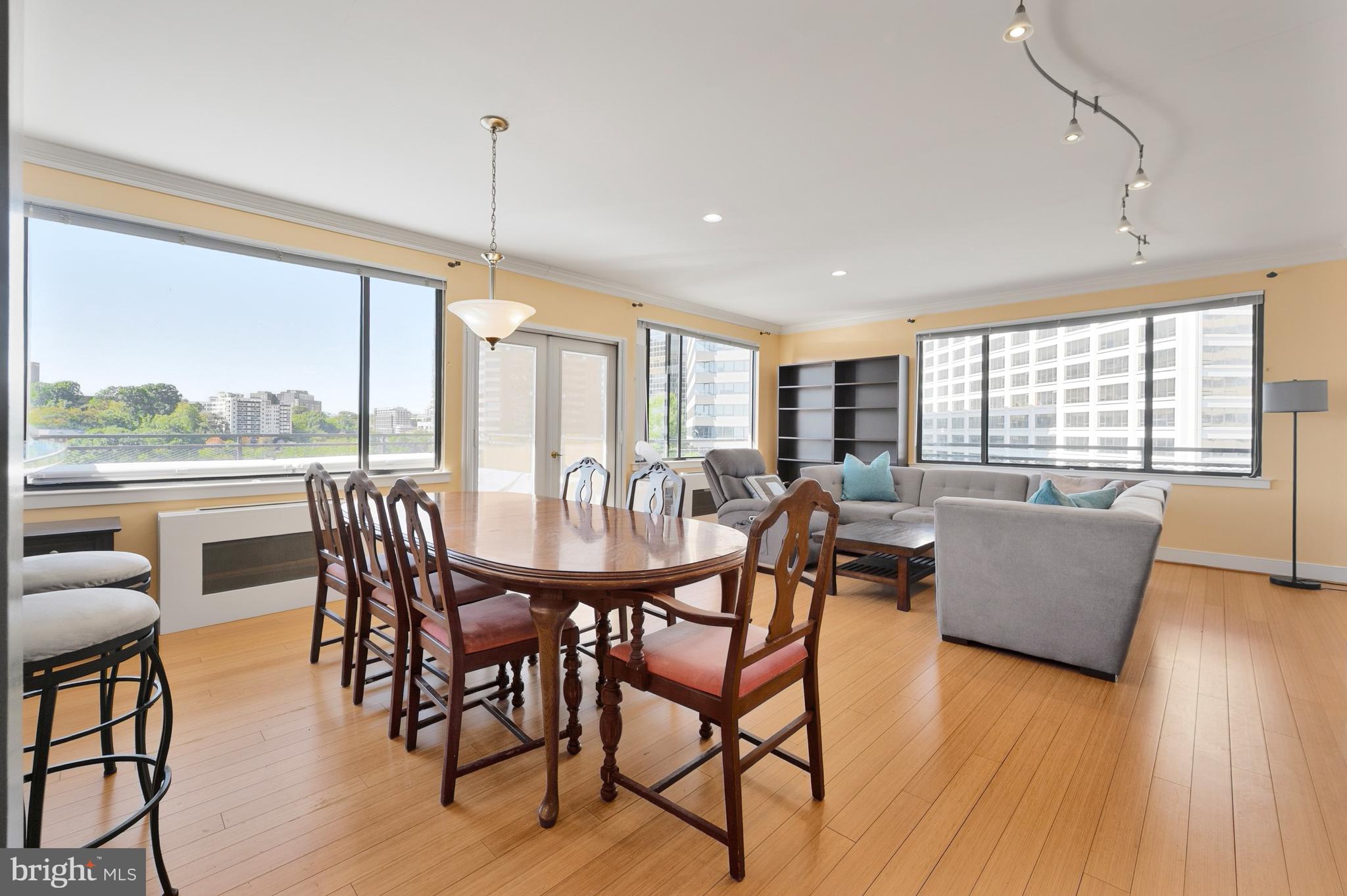 1121 ARLINGTON BOULEVARD 1011