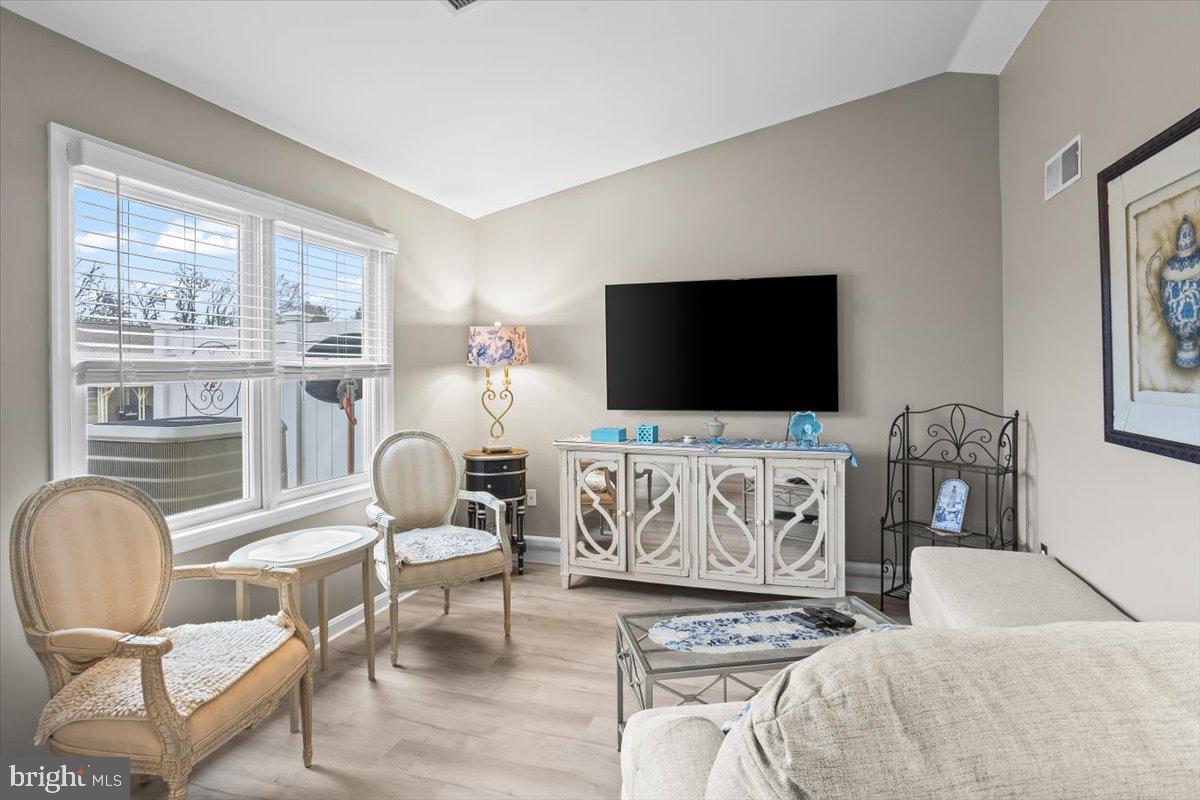 HARMONY HALL COURT - Residential