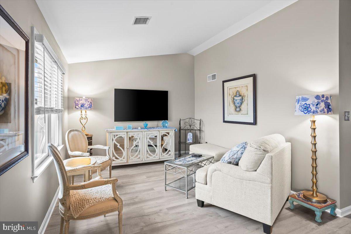 HARMONY HALL COURT - Residential