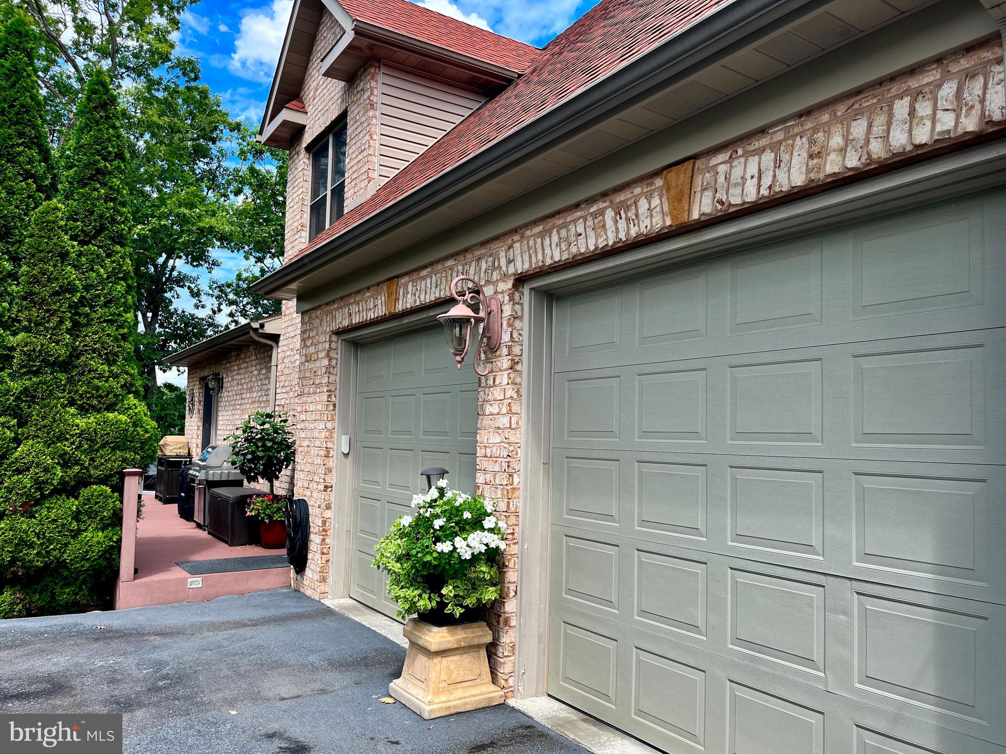 LAKEWOOD - Residential