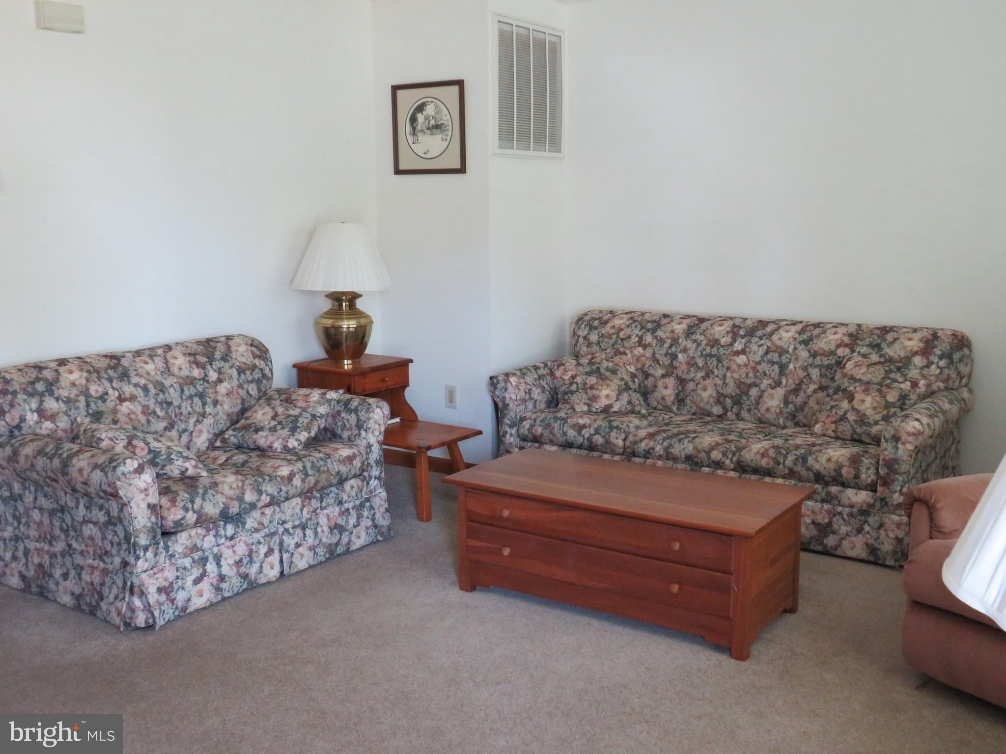 560 WELLINGTON ROAD