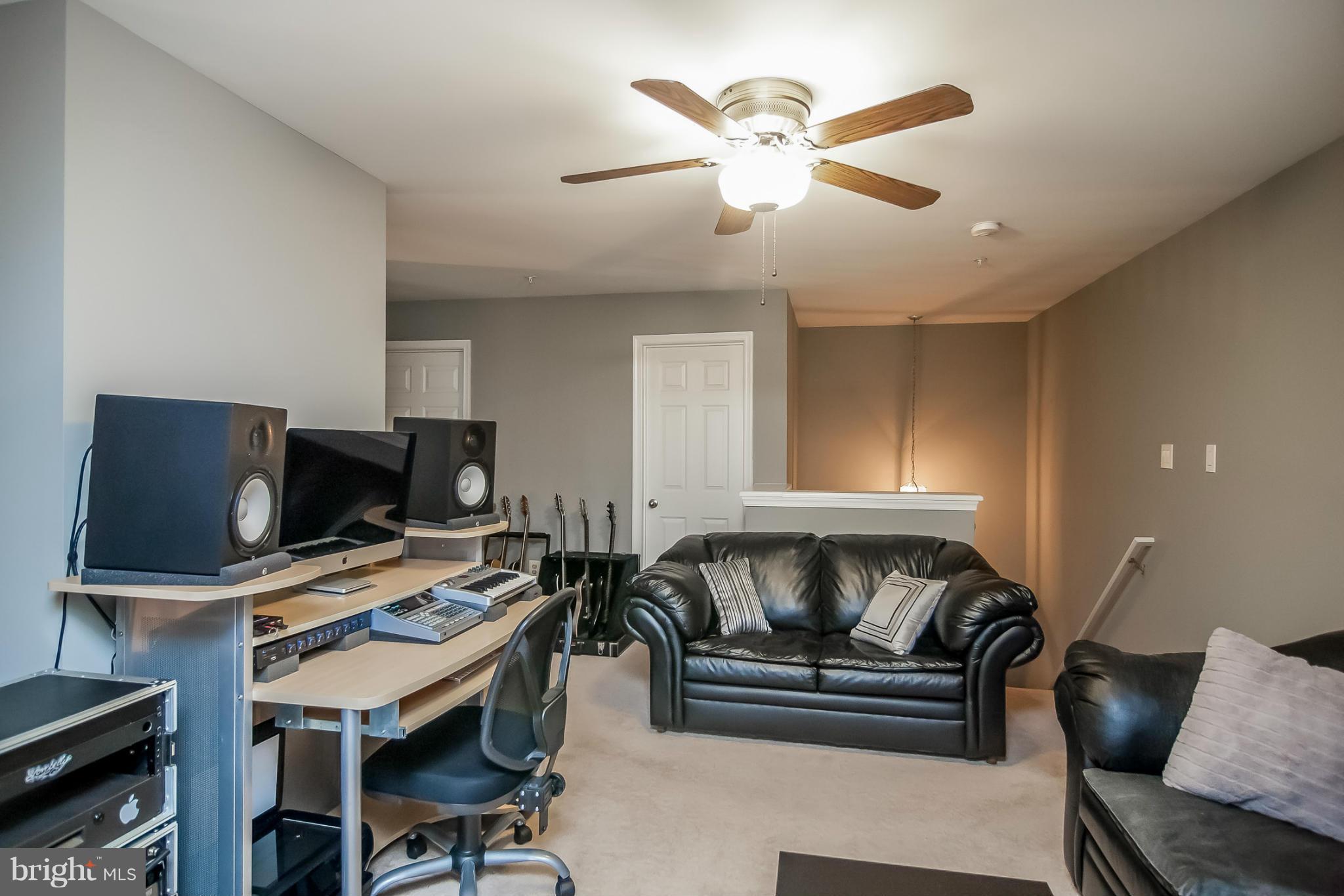 FALLS GABLE - Residential