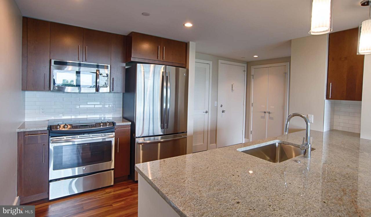 ART MUSEUM AREA - Residential Lease