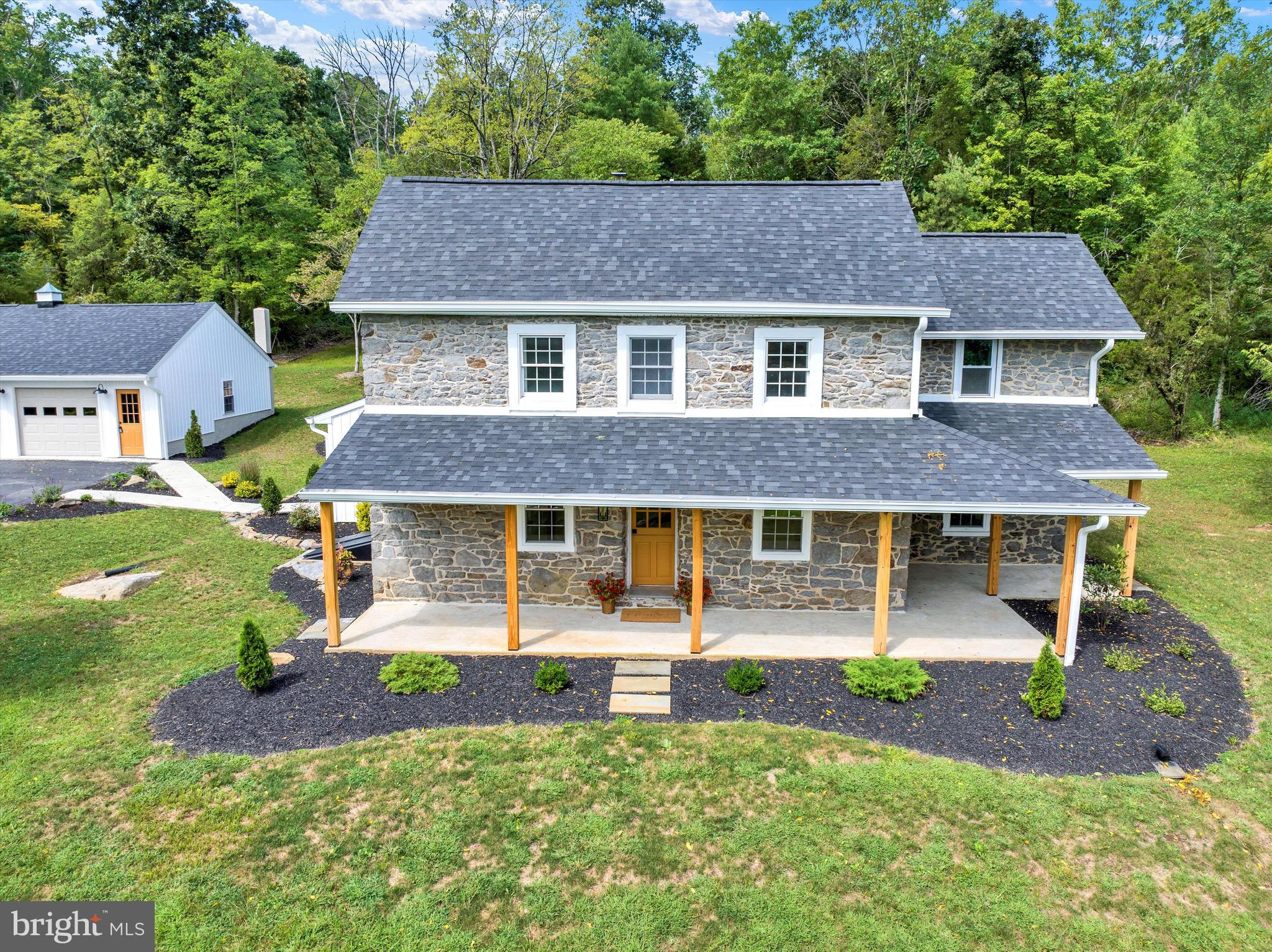 1715 GRAVEL PIKE
