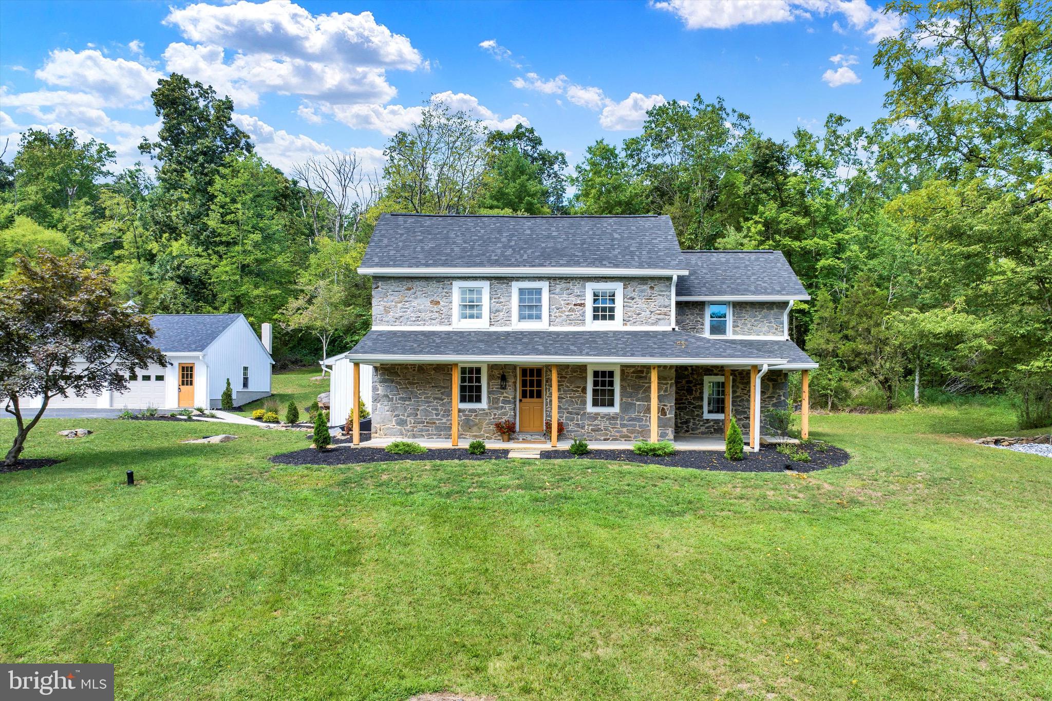 1715 GRAVEL PIKE