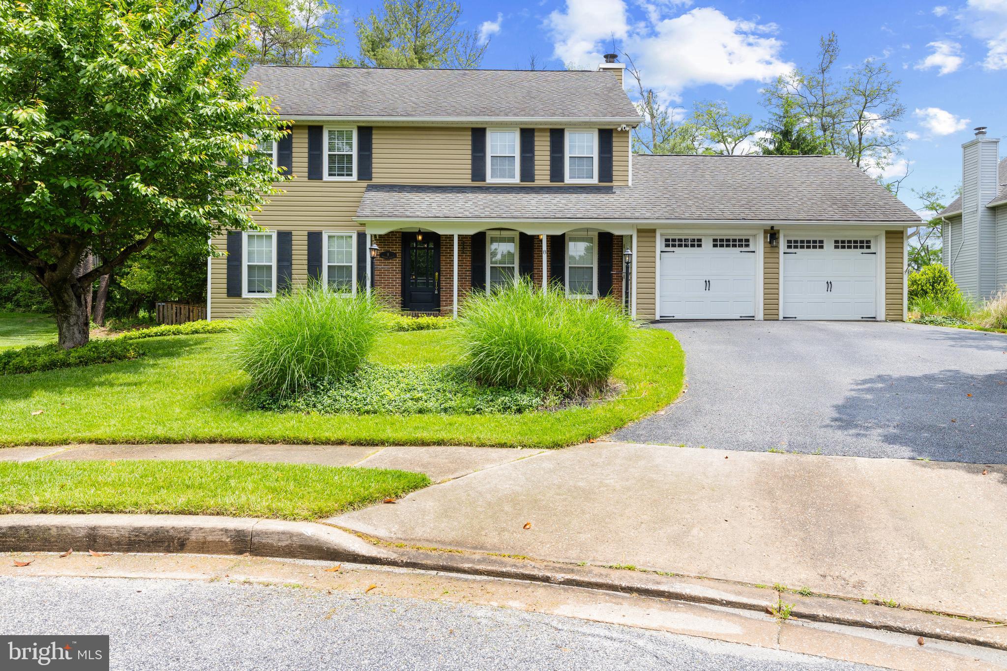 8 PHEASANT RUN COURT
