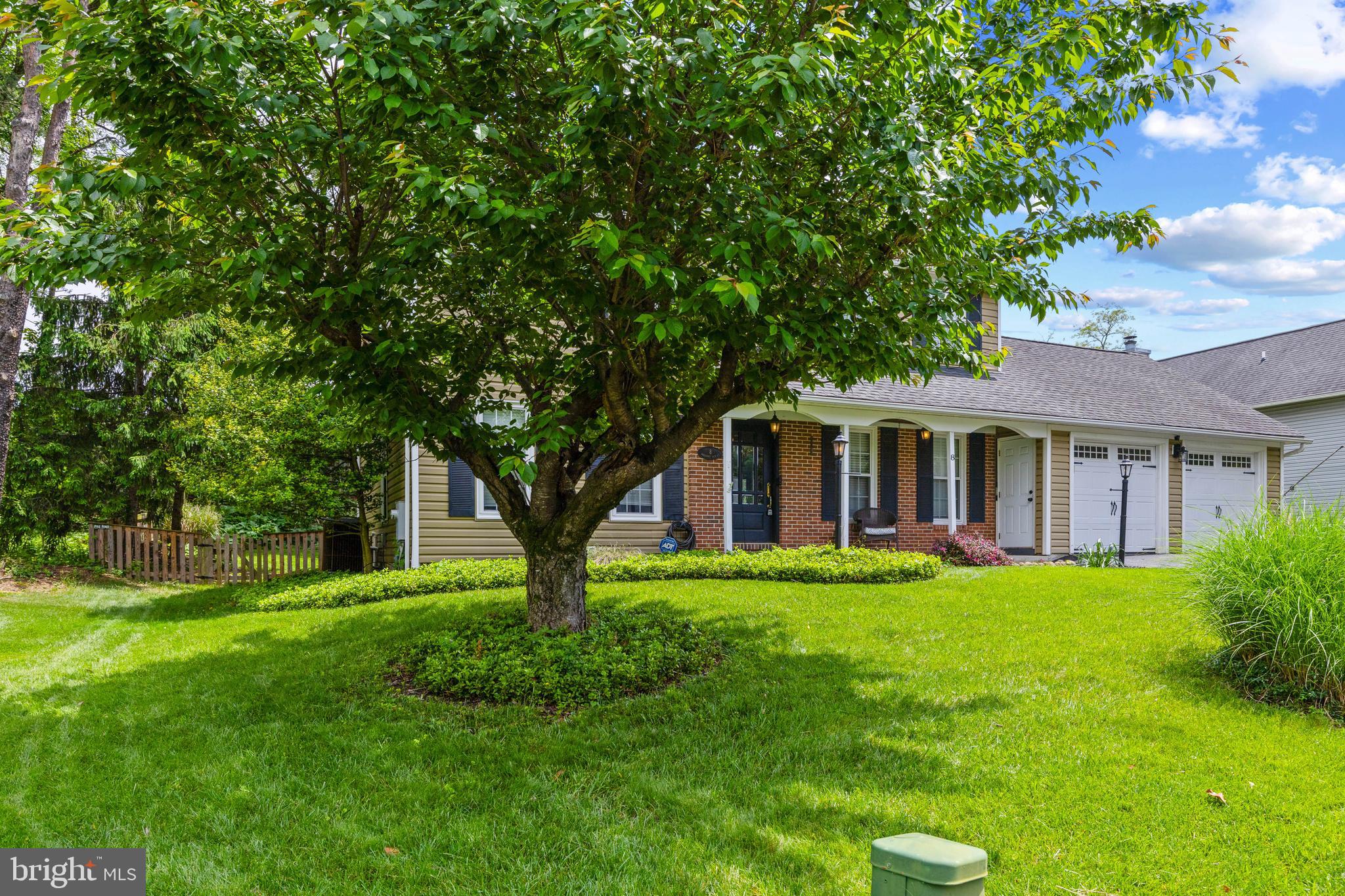 8 PHEASANT RUN COURT