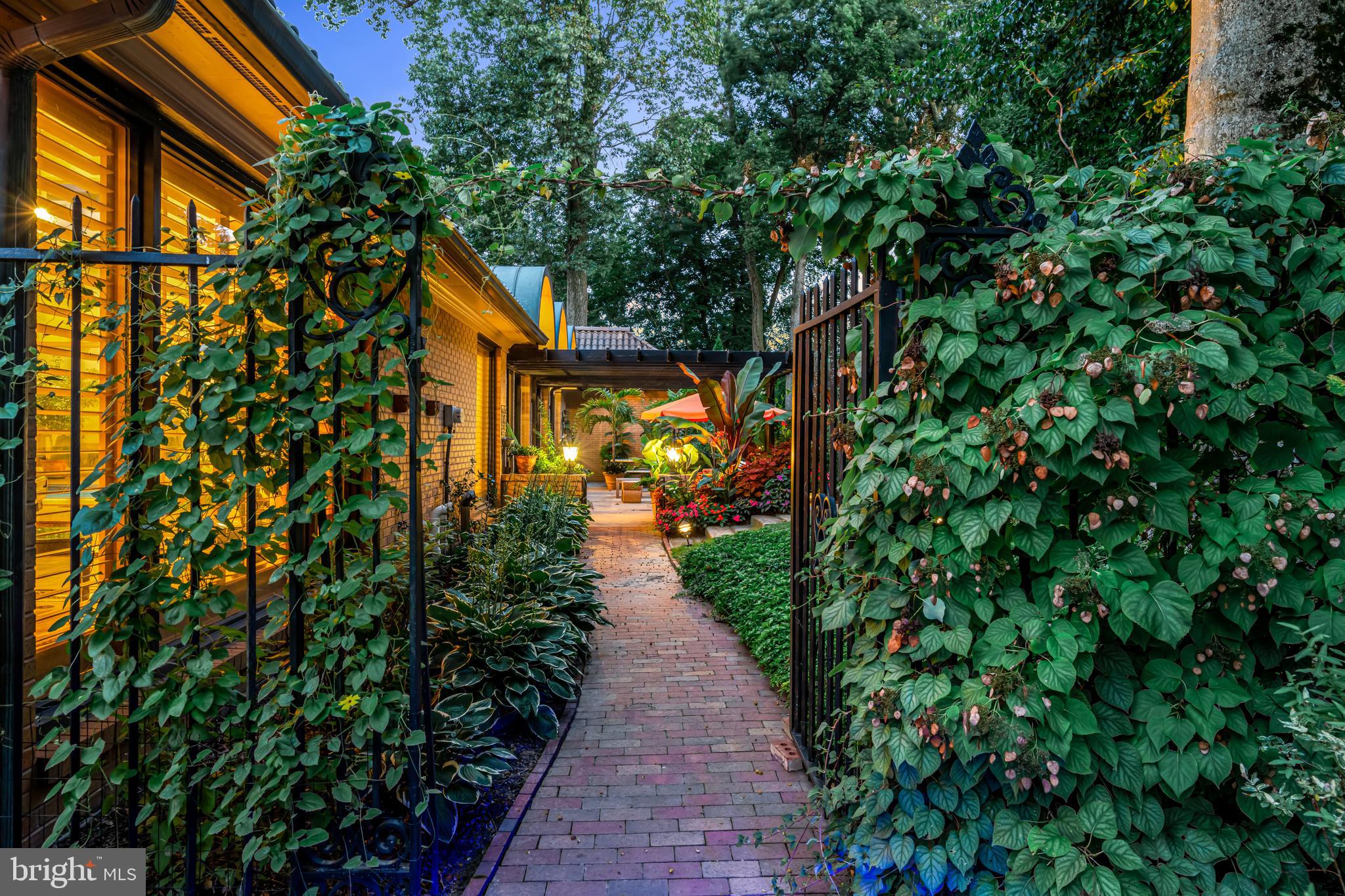 MERION GOLF ESTATES - Residential