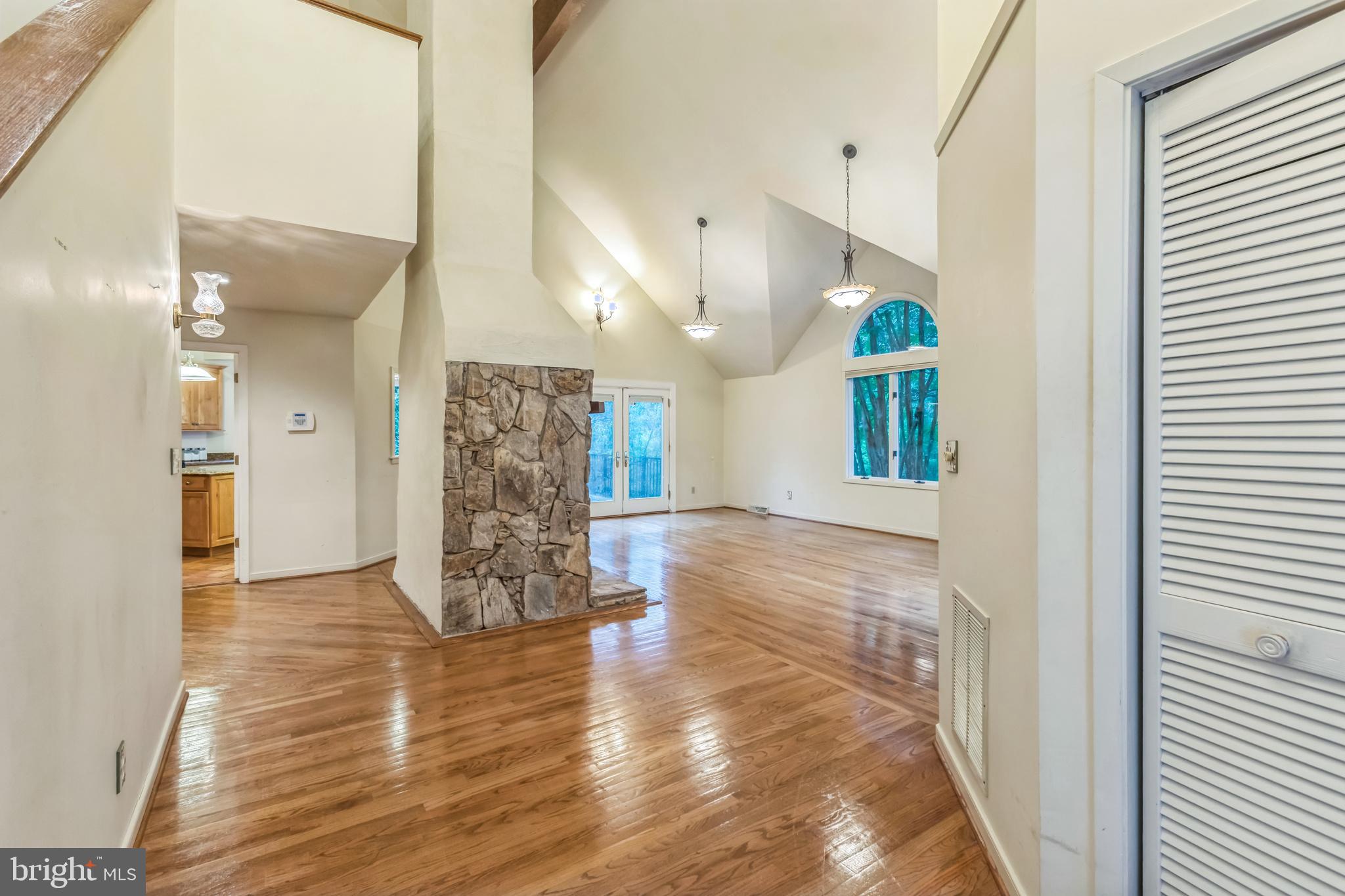 1425 CLEARBROOK LANE