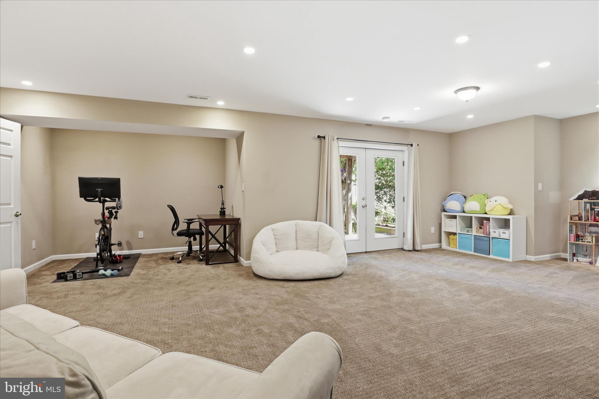 WALNUT HILL ESTATES - Residential