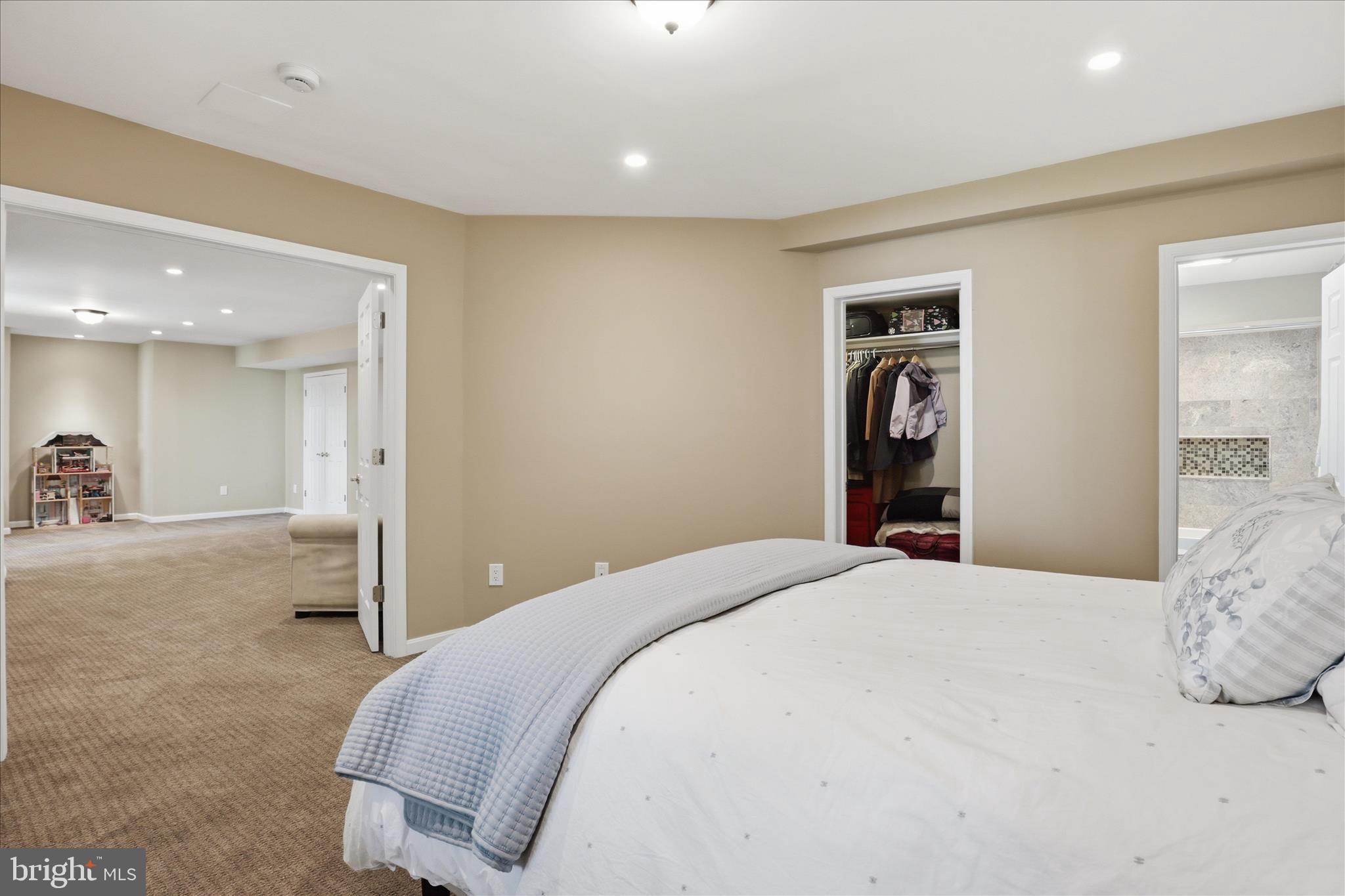 WALNUT HILL ESTATES - Residential