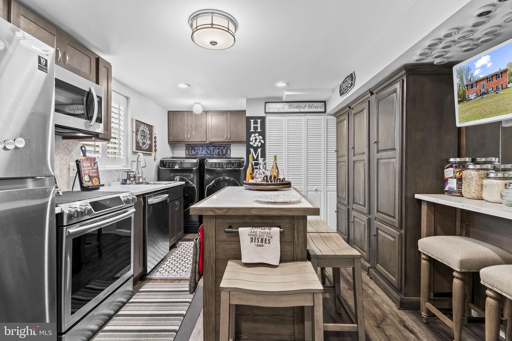 ROSEDALE ESTATES - Residential