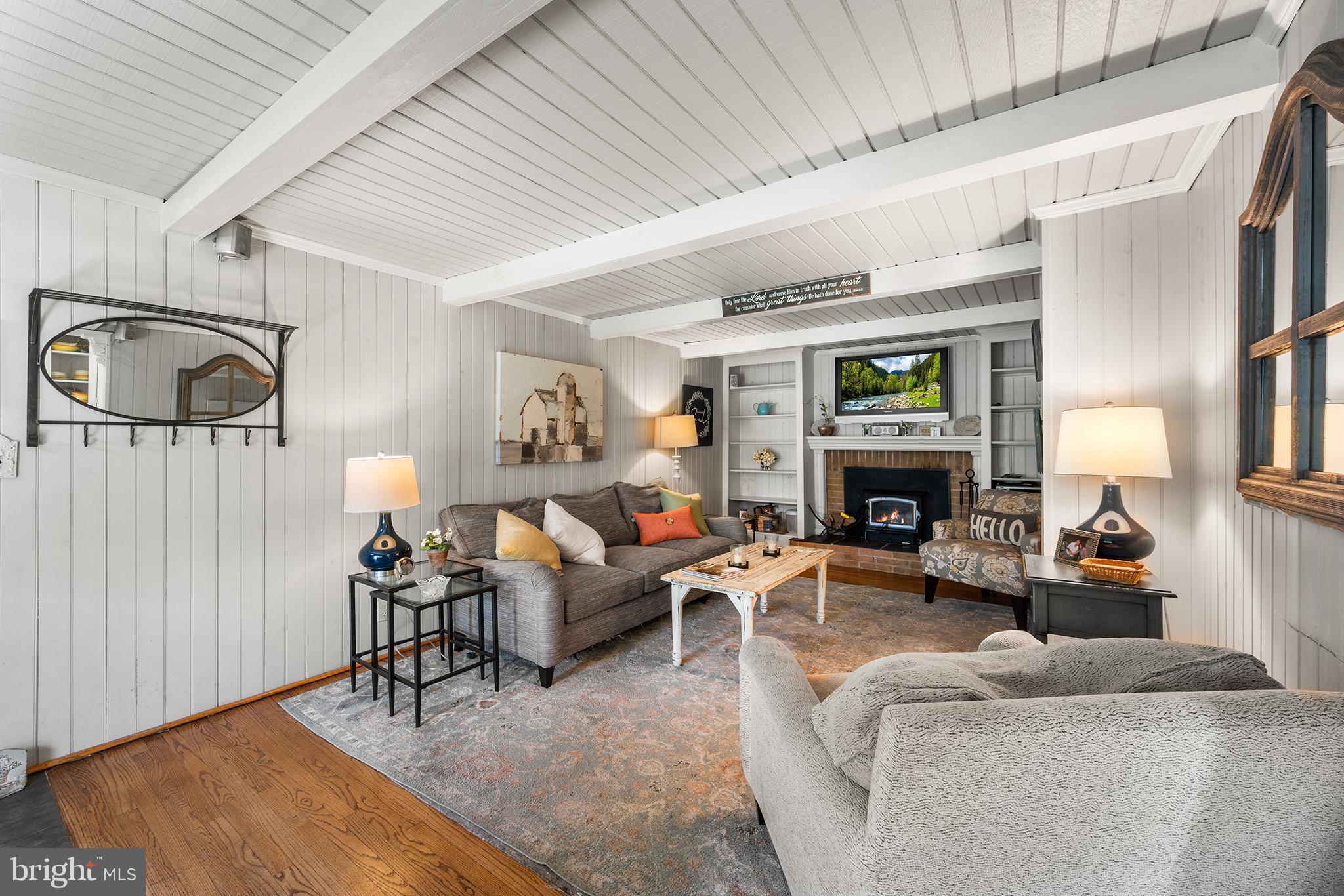 310 PEACHTREE LANE