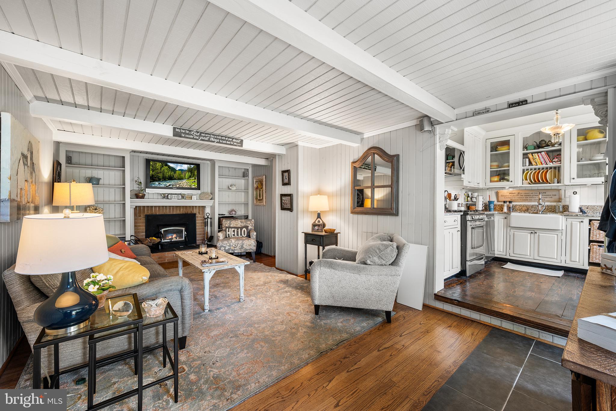 310 PEACHTREE LANE