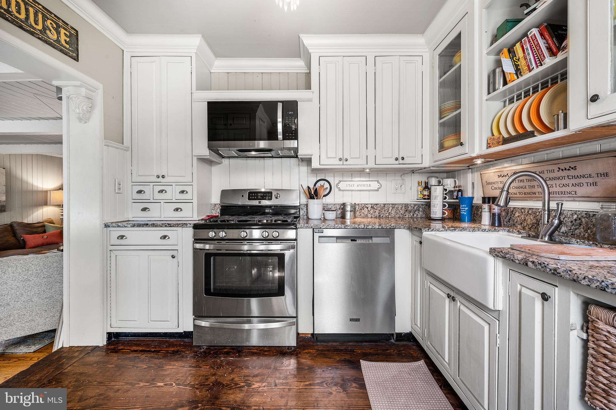 310 PEACHTREE LANE