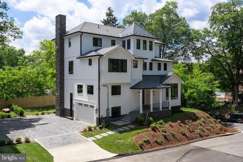 5024 DANA PLACE NW WASHINGTON DC 20016
