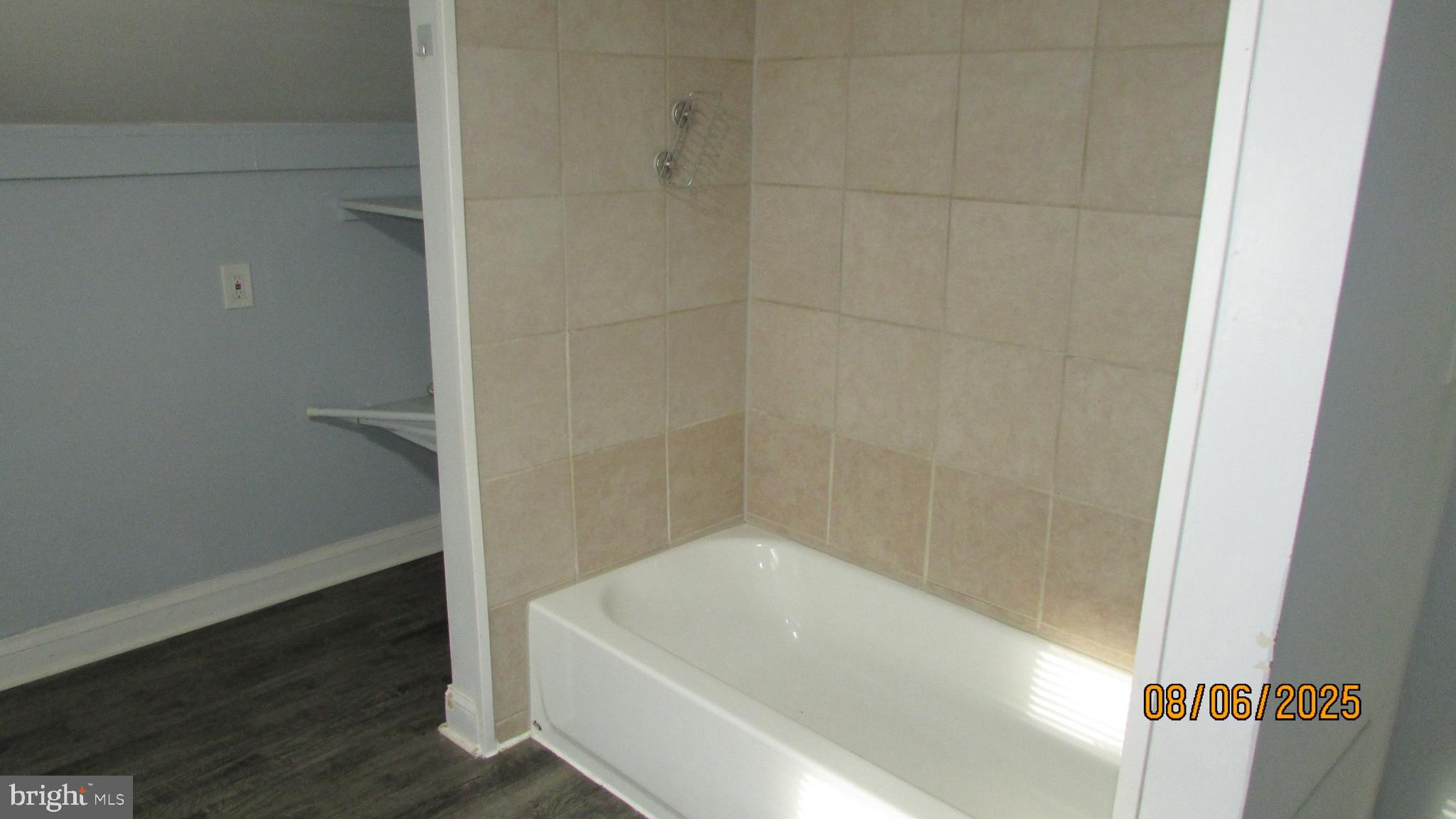 COLLEGE PARK - Residential