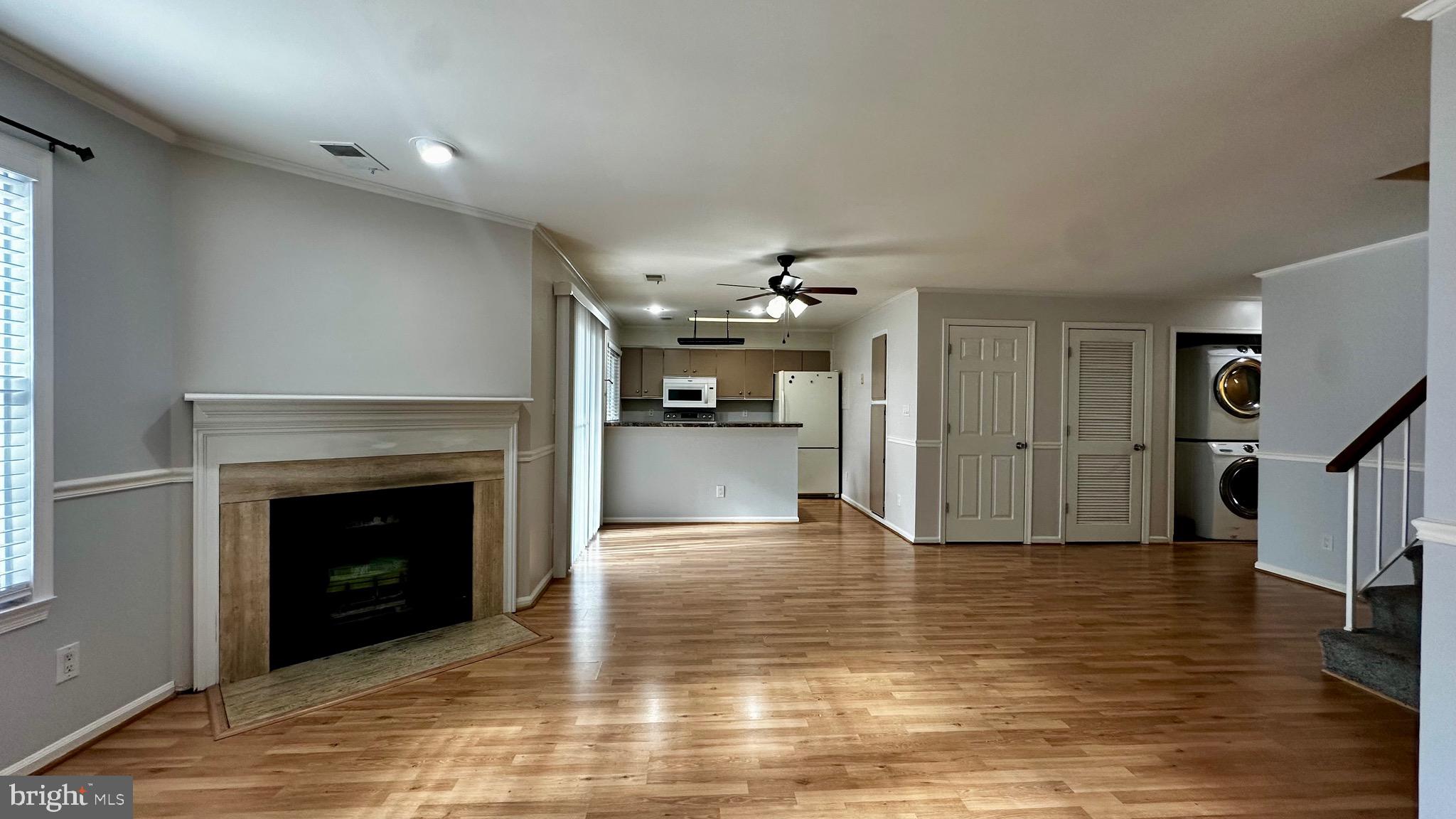 GRAYS POINTE - Residential Lease