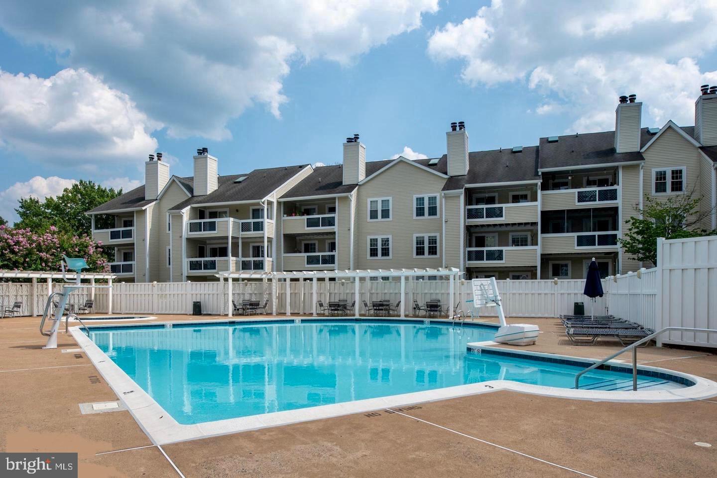 GRAYS POINTE - Residential Lease