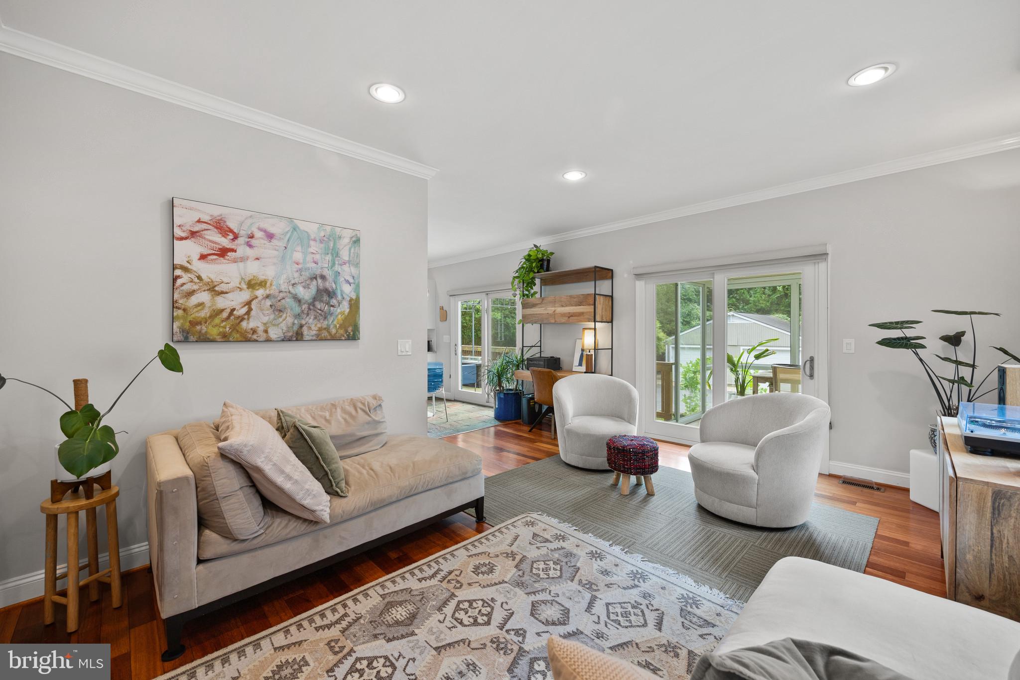 SUNRISE BEACH - Residential