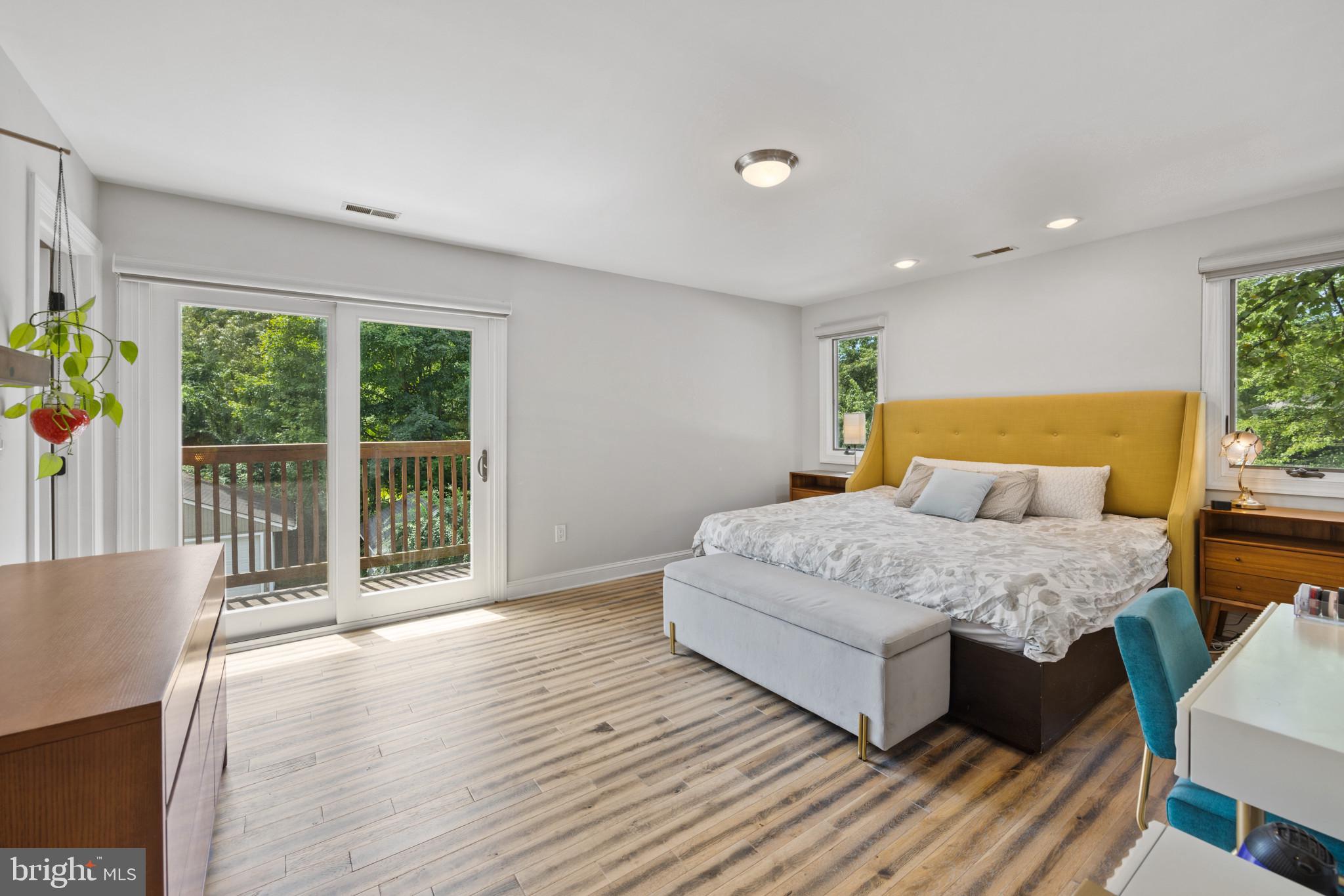 SUNRISE BEACH - Residential