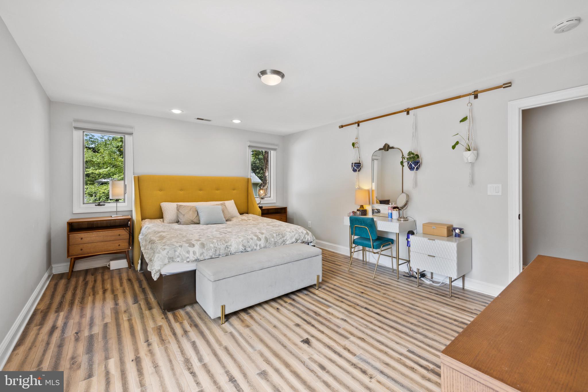 SUNRISE BEACH - Residential