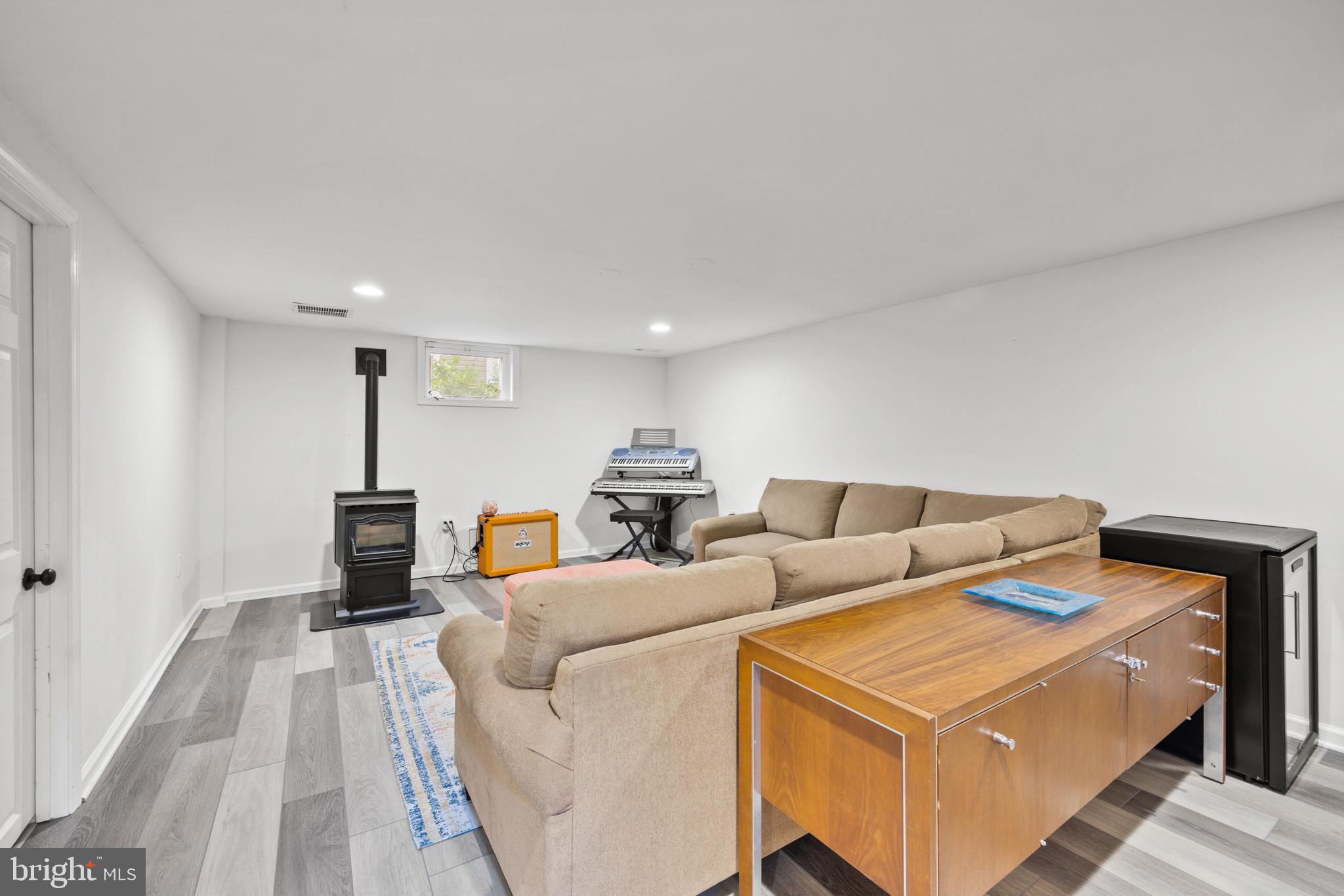 SUNRISE BEACH - Residential