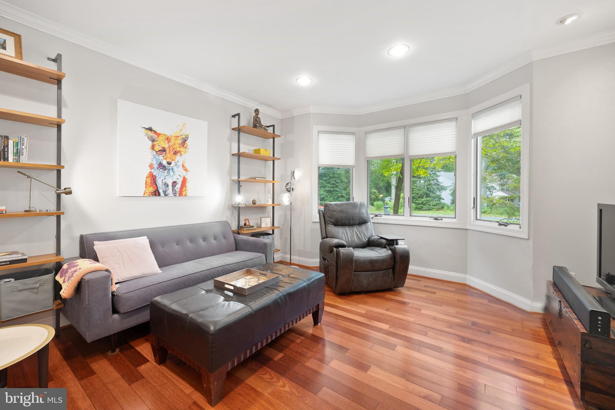 SUNRISE BEACH - Residential