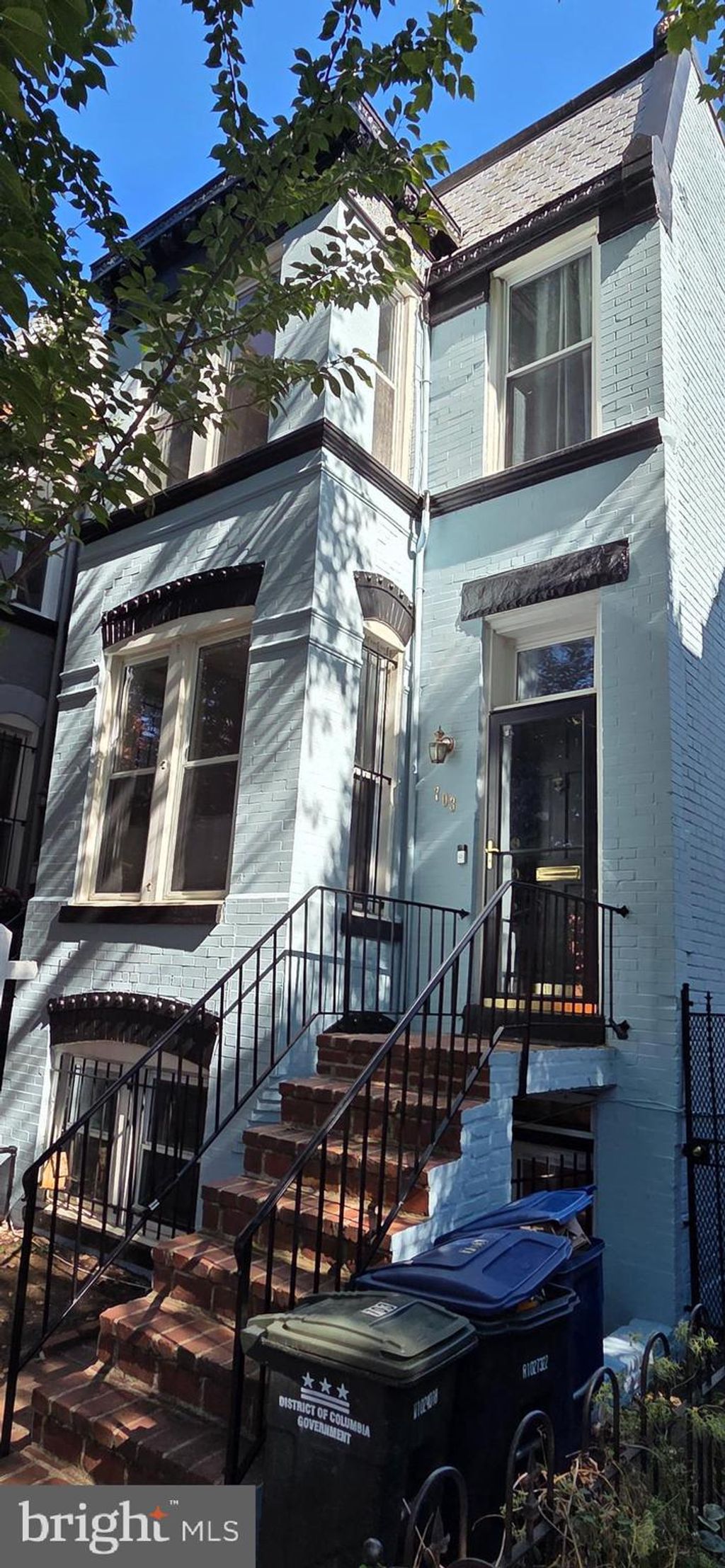 Photo of 703 13th Street NE, WASHINGTON, DC 20002 (MLS # DCDC2227174)