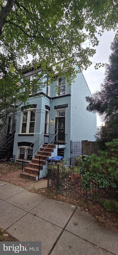703 13TH STREET NE WASHINGTON DC 20002