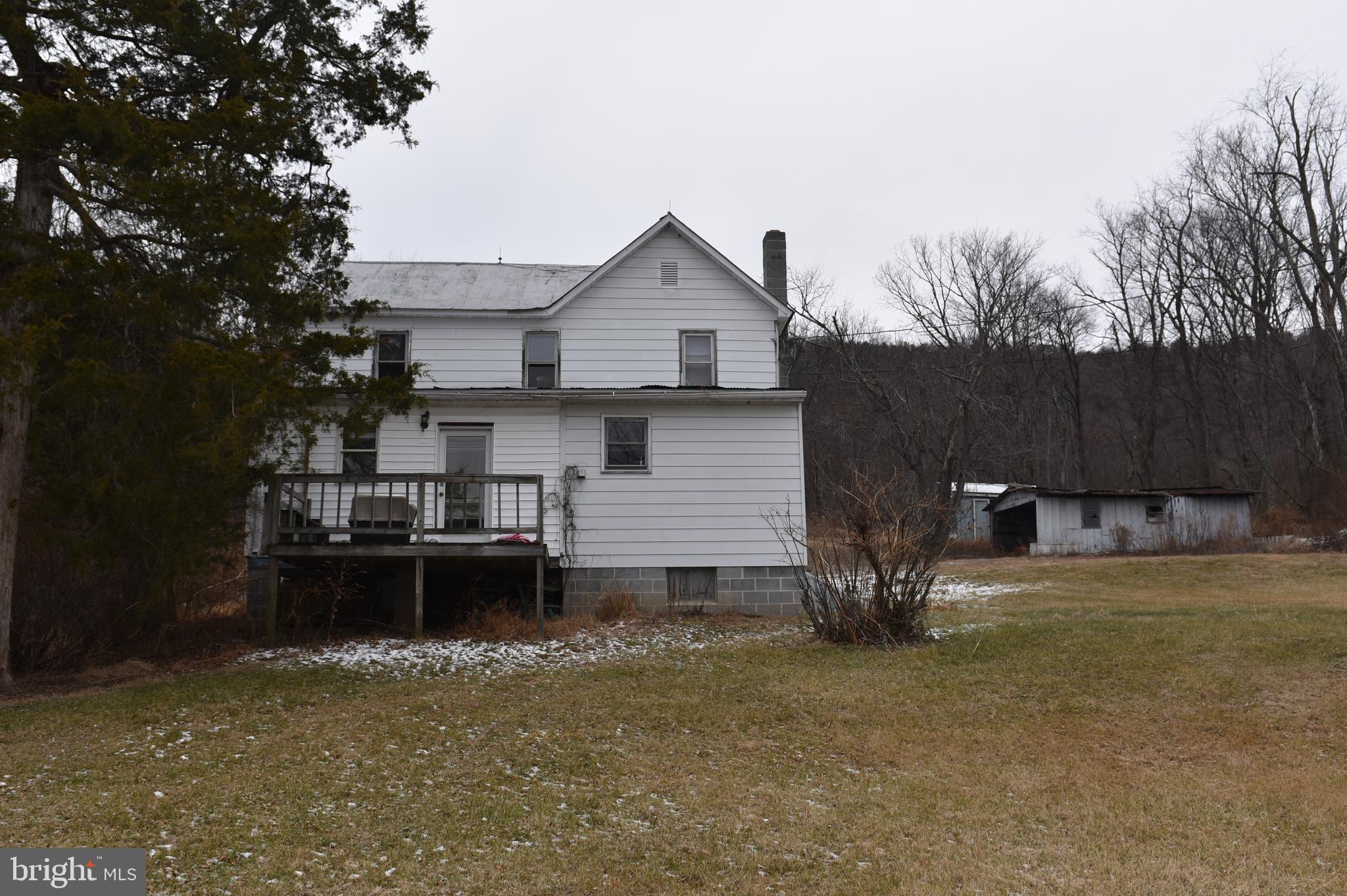 896 PHEASANT TRAIL LANE