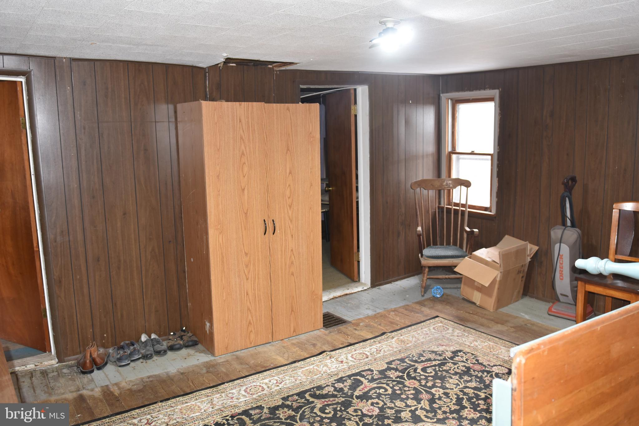 896 PHEASANT TRAIL LANE