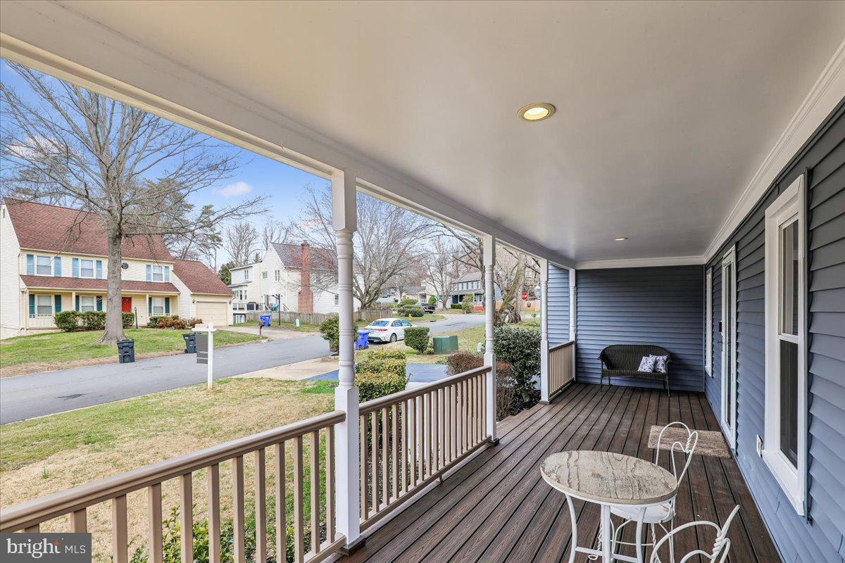 4743 SHADOW WOODS COURT