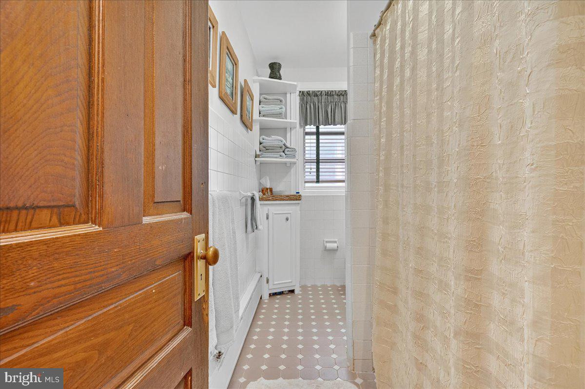 NORRISTOWN - Residential