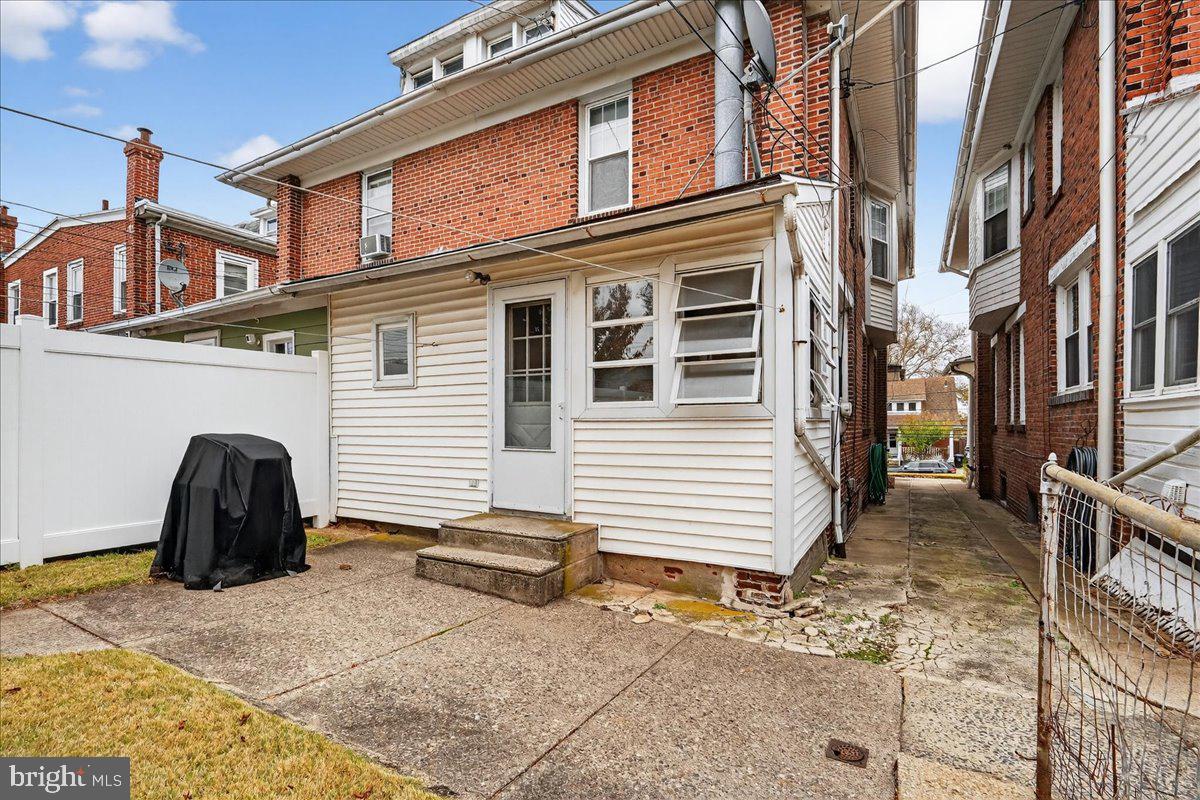 NORRISTOWN - Residential