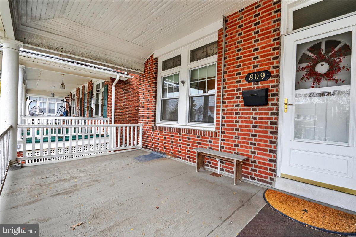 NORRISTOWN - Residential