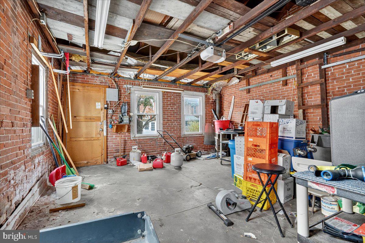 NORRISTOWN - Residential