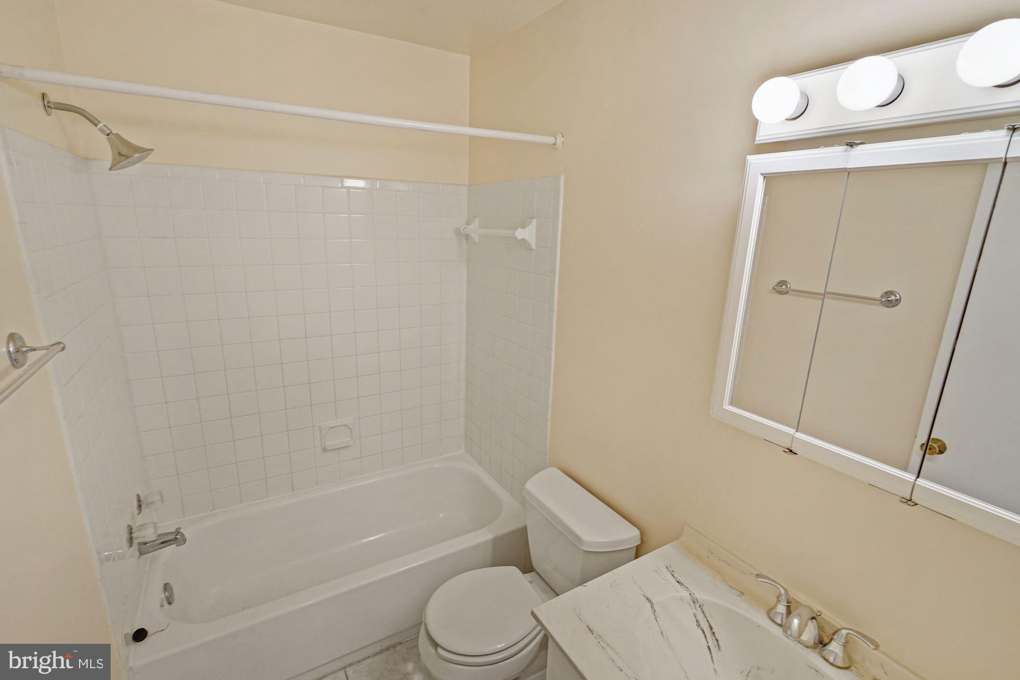 LAKE RIDGE - Residential Lease