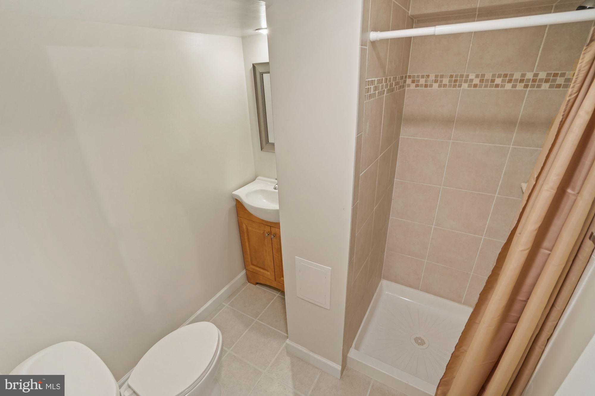 LAKE RIDGE - Residential Lease