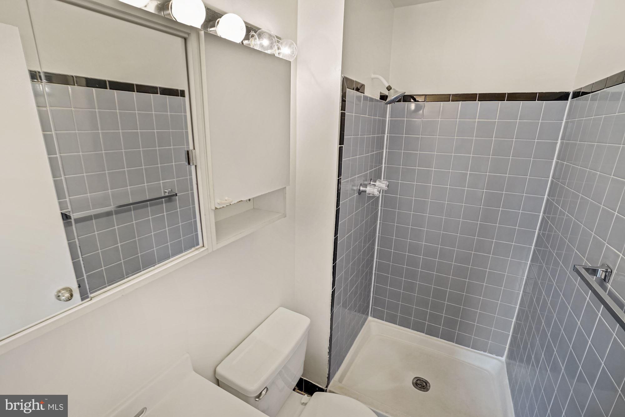 LAKE RIDGE - Residential Lease