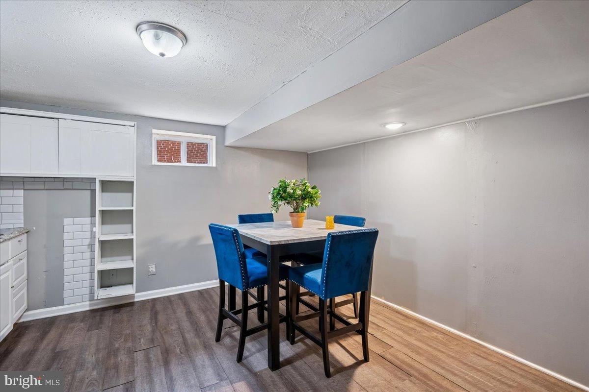 FOREST MANOR - Residential